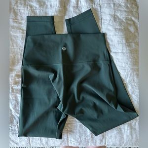 Lululemon Wunder Unders 25” Rainforest Green Size 6